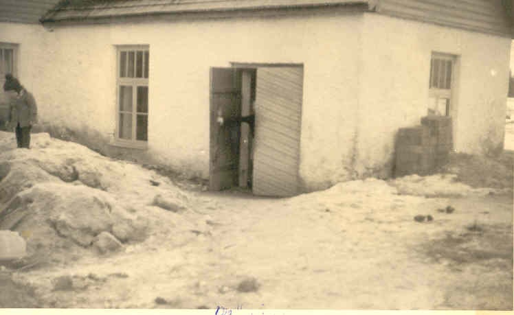 Outdoor view of Märjamaa wearers. 1937-38