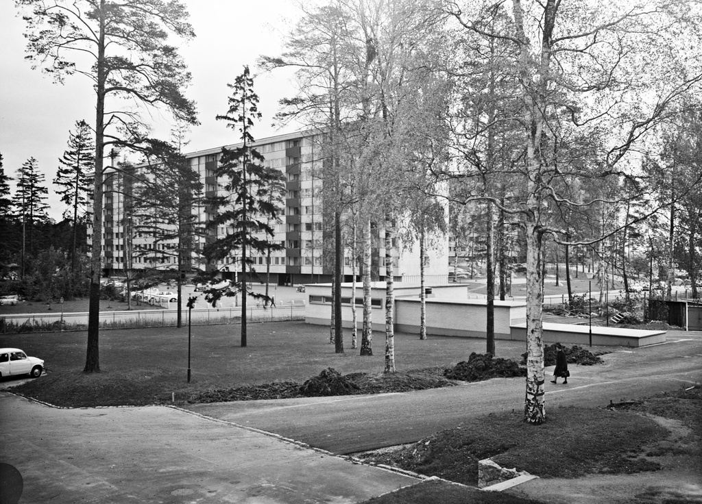 Koskela, Kunnalliskodintie 6 - Antti Korpintie 1 nähtynä Koskelan sairaskodin alueelta.