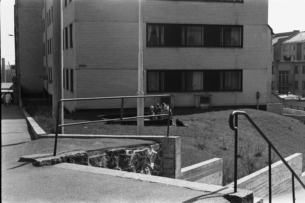 Neljäs linja 16. Näkymä Neljännen linjan ja Siltasaarenkadun kulmasta kaakkoon