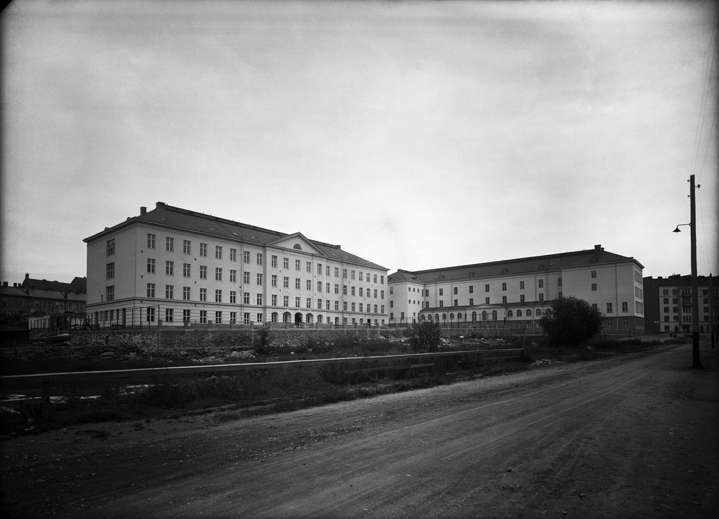 Helsingin Koelyseo (= Töölön Yhteislyseo), Arkadiankatu 26 ja vas