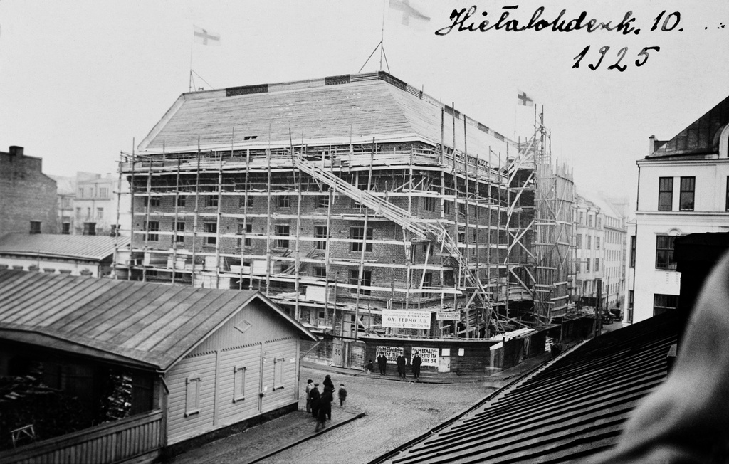 Hietalahdenkatu 10 rakenteilla.