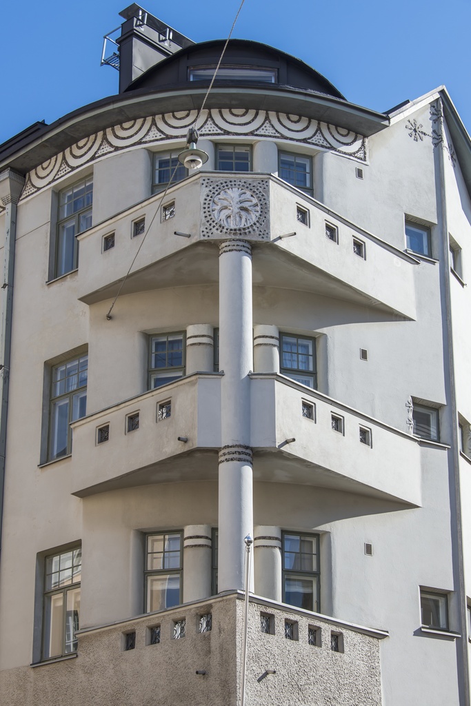 Meritullinkatu 9 - Rauhankatu 3. Usko Nyströmin suunnittelema rakennus: "Städet". Rakennusvuosi 1905. Yksityiskohta - parvekkeet.
