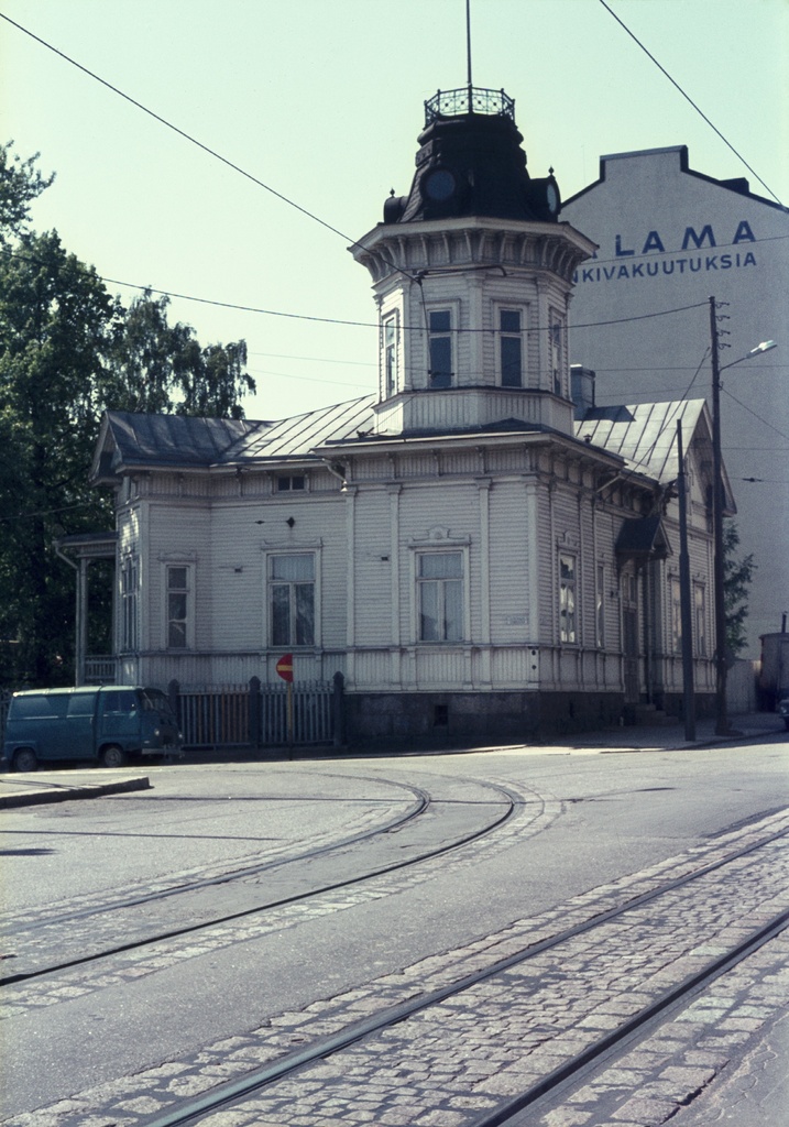 Castreninkatu 4. Toinen linja 8.