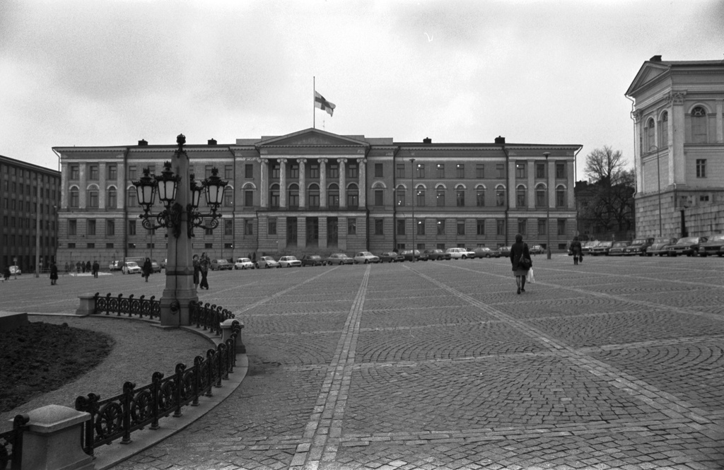 Unioninkatu 34. Näkymä Senaatintorilta Unioninkadun suuntaan
