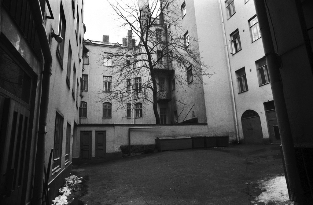 Unioninkatu 6. Näkymä Unioninkatu 6:n talon sisäpihalta