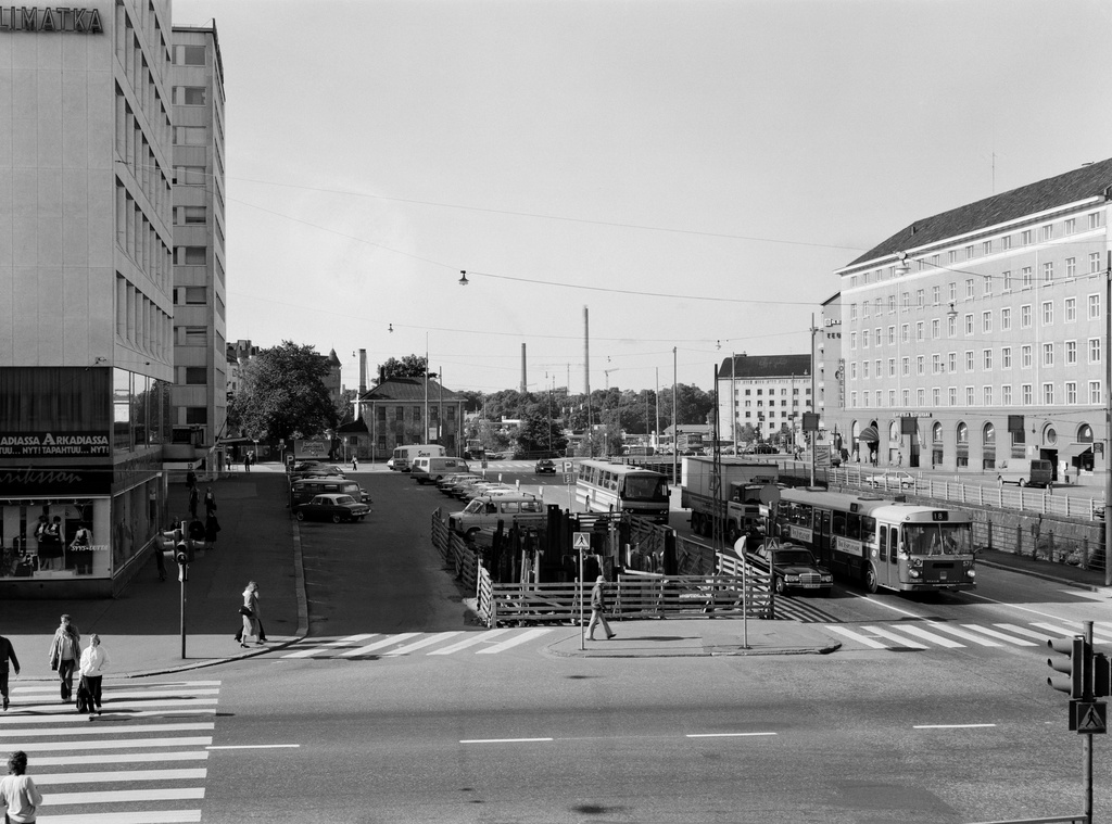 Fredrikinkadun ja Eteläisen Rautatiekadun risteys