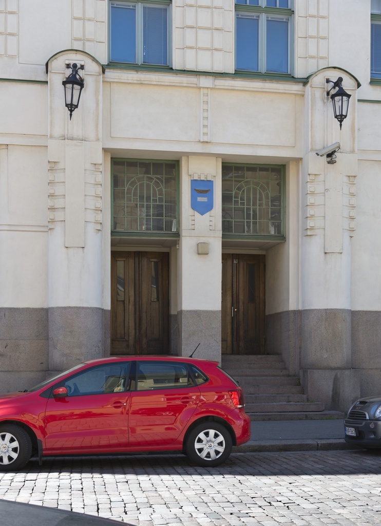 Kunnallinen sähköasema, Pieni Roobertinkatu 1-3 - Kasarmikatu 30-32. Selim A. Lindqvist, 1909-13.
