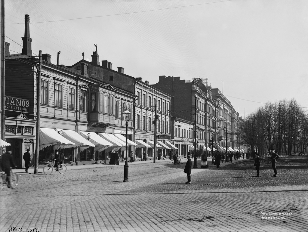 Pohjoinen Esplanaadikatu (Pohjoisesplanadi) 41, 39, 37, 35