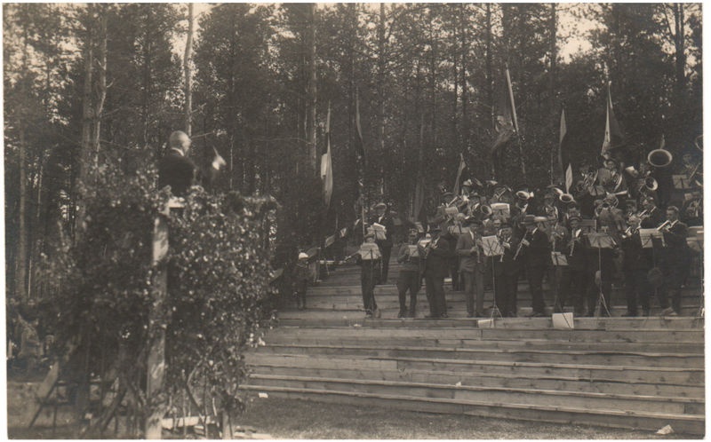 V Keila Song Day (orchestra on stage)