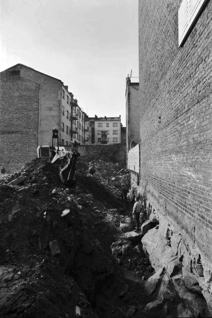 Abrahaminkatu 4. Kalevankatu 49. Rakennustyömaa, jonne Rakennustoimisto Lauri Viding Oy rakentaa kerrostalon