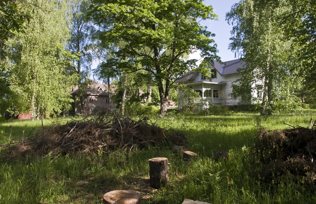 Östersundom, Sandbackan tila, Susiraja 1. Uusi päärakennus 1900-luvun alusta.