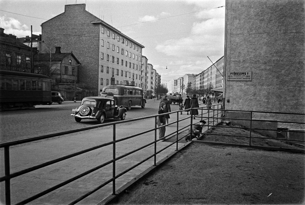 Mannerheimintien liikennettä