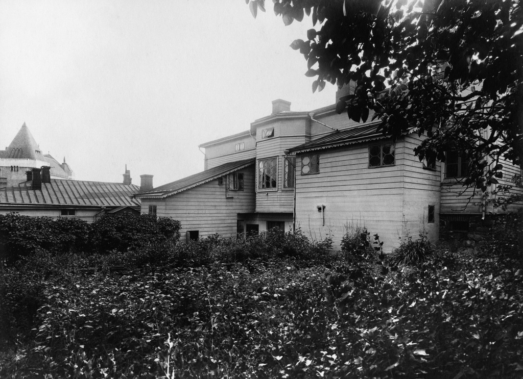 Vuorimiehenkatu 7, piha.