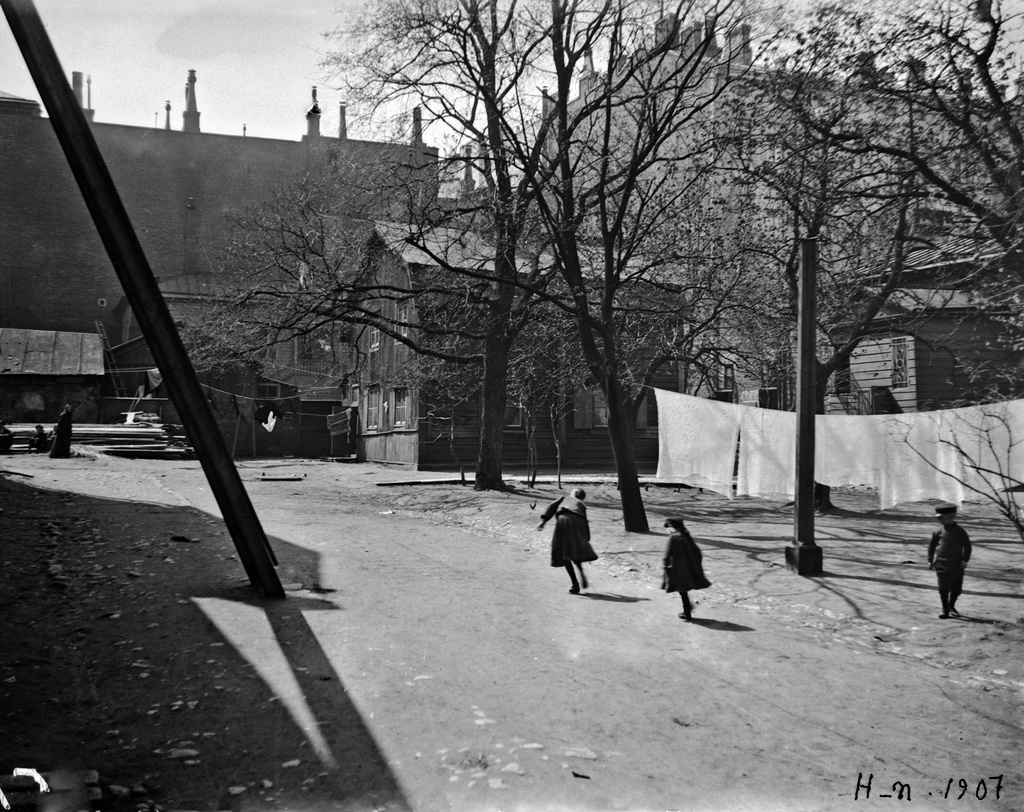 Sedmigradskyn pienten lasten koulu Mariankatu 24:ssa.