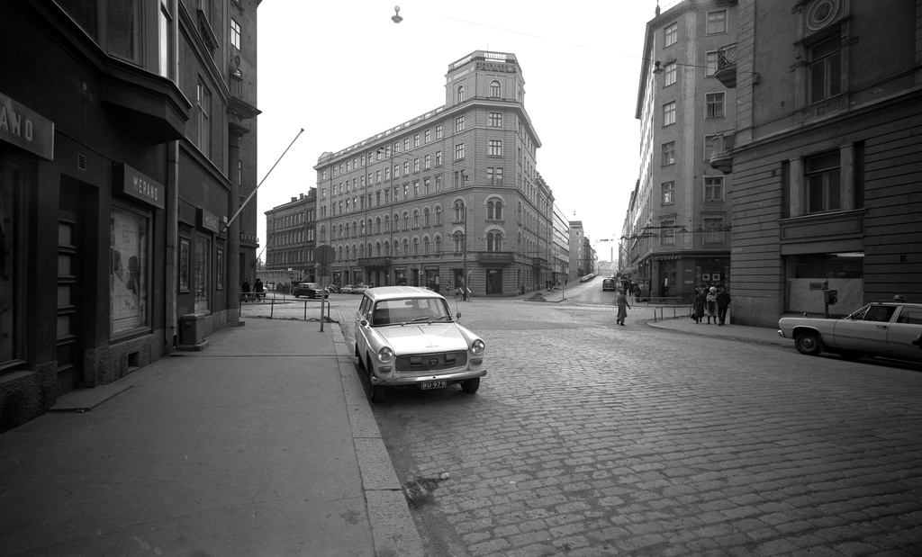 Laivurinkatu 10 - Pursimiehenkatu 2 (Viiskulma)