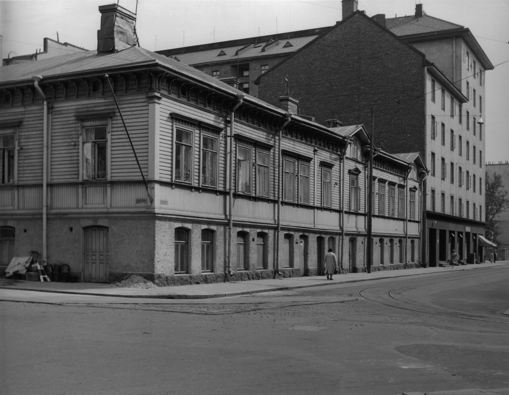 Perämiehenkatu 3, 5 ja Pursimiehenkatu 24.