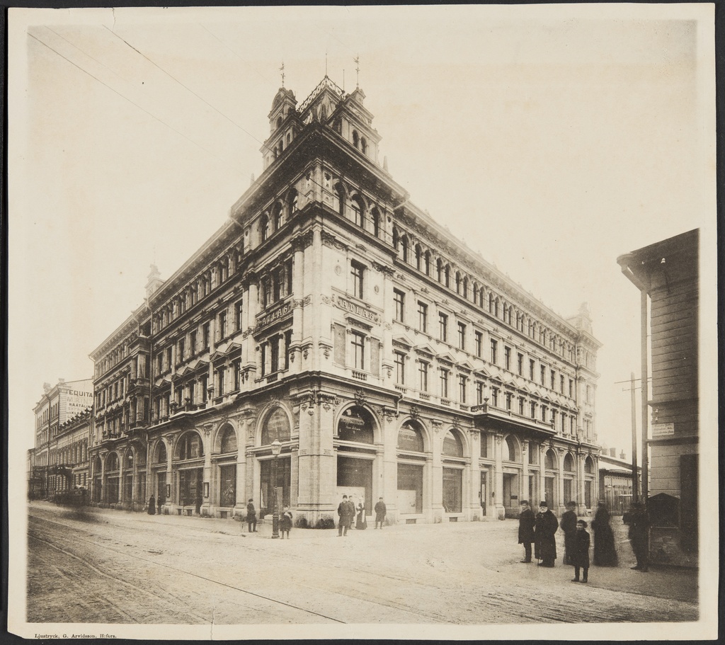 Aleksanterinkatu 15. - Mikonkatu 6. Atlaksen talo, valmistunut 1889, arkkitehti Gustaf Nyström