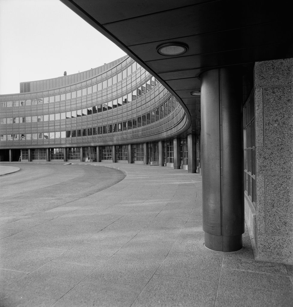 Eduskuntatalon laajennusosa, Aurorankatu 6. 1970.