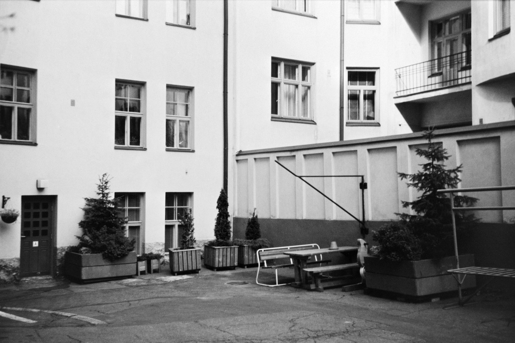 Eteläinen Rautatiekatu 18, sisäpiha.