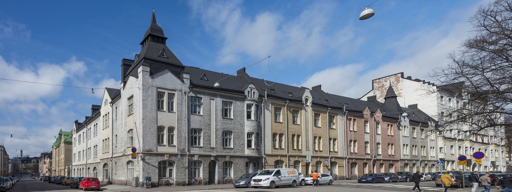 Pietarinkatu 19 - Kapteeninkatu 12-18. Elia Heikelin ja Richard Willmanin suunnittelemat rakennukset vuodelta 1904.