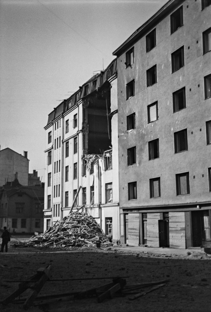 Jatkosodan pommitusten tuhoja
