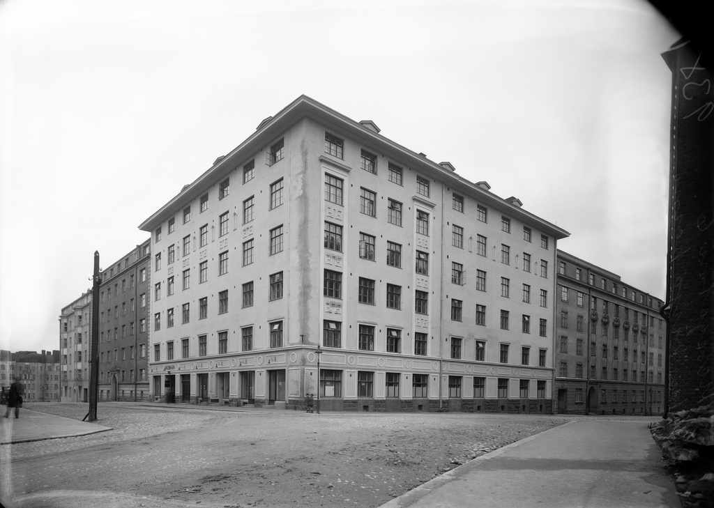 Kulmatalo osoitteessa Freesenkatu 6 - Dagmarinkatu 14.