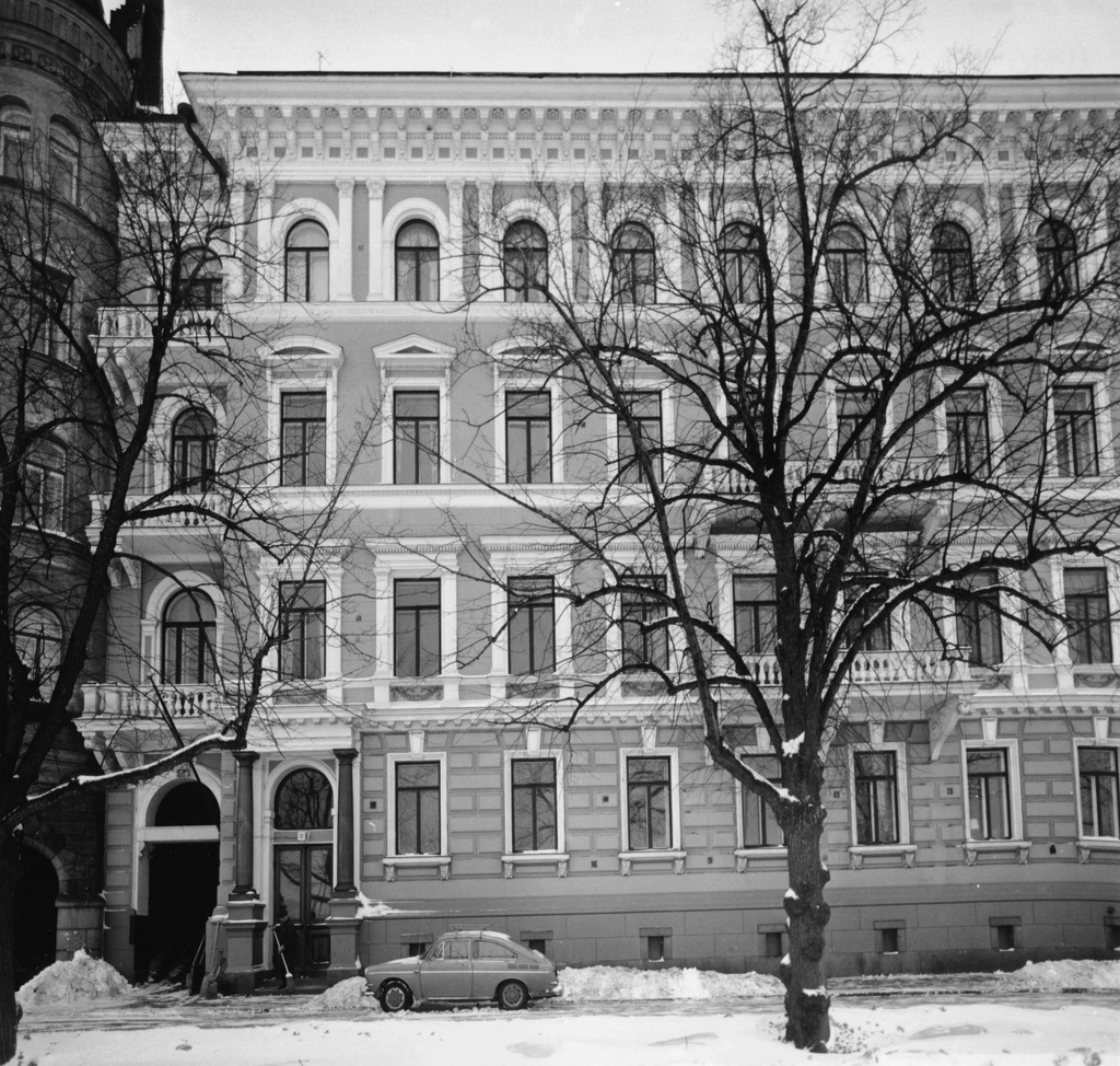 Pohjoisranta 12:n kadunpuoleista julkisivua.