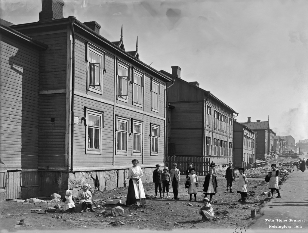 Vaasankatu 29, 27, 25, 23, 21.