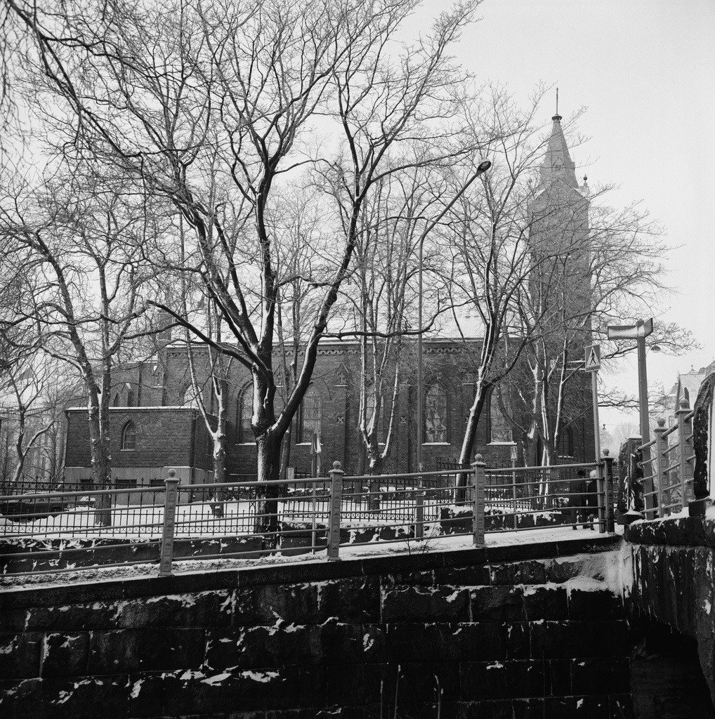 Katolinen Pyhän Henrikin kirkko, Puistokatu 1a.
