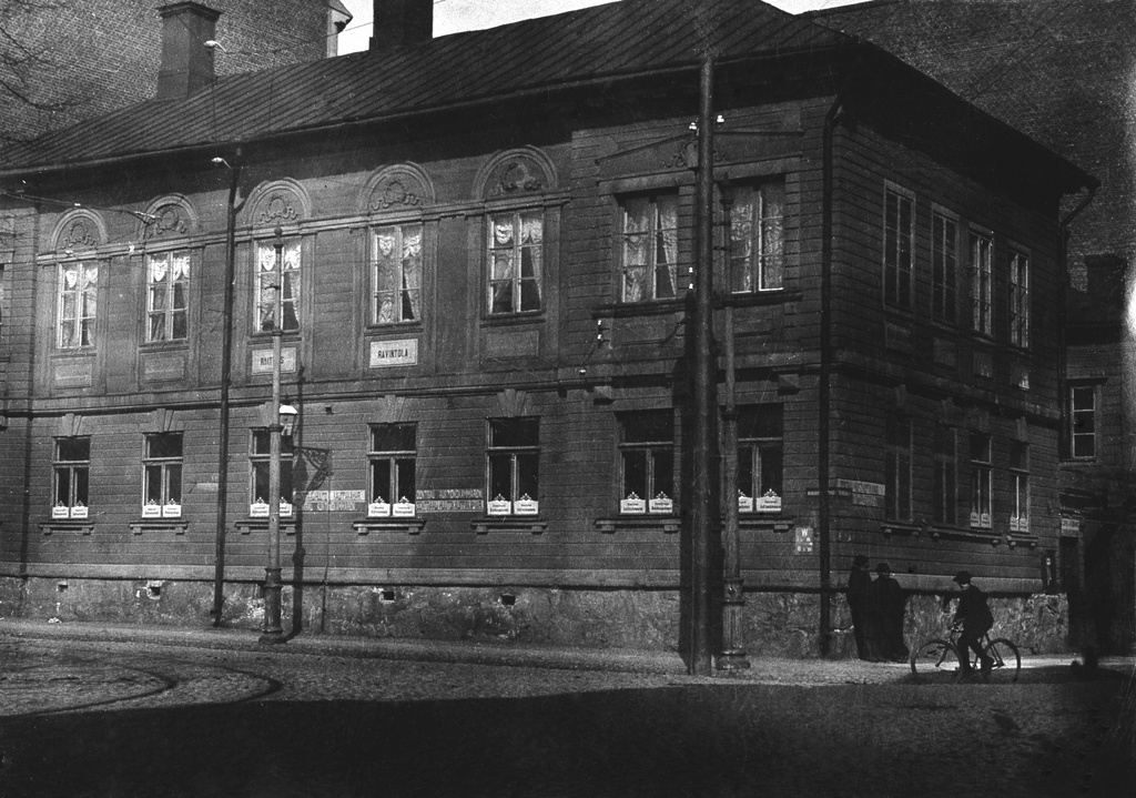 Fabianinkatu 13. - Eteläinen Makasiinikatu 5.