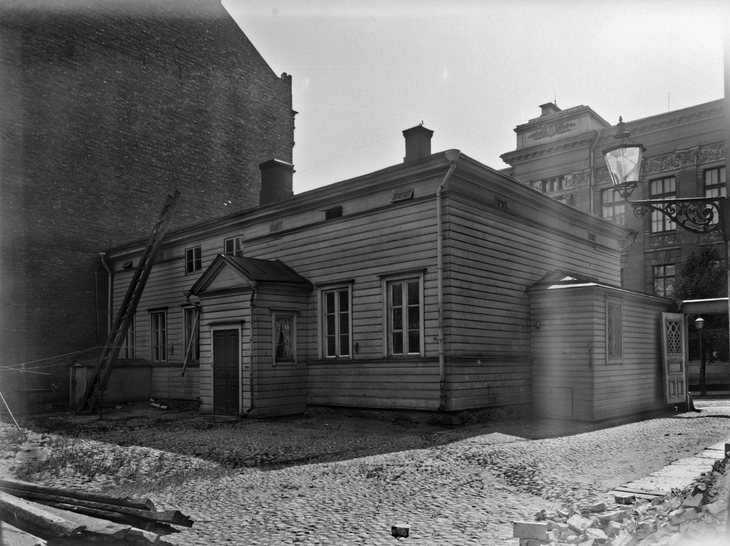 Rauhankatu 15, piha