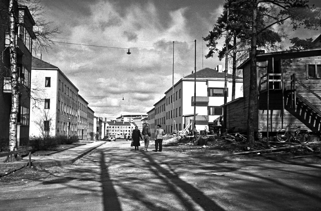 Kajanuksenkadun ja Rajasaarentien risteys