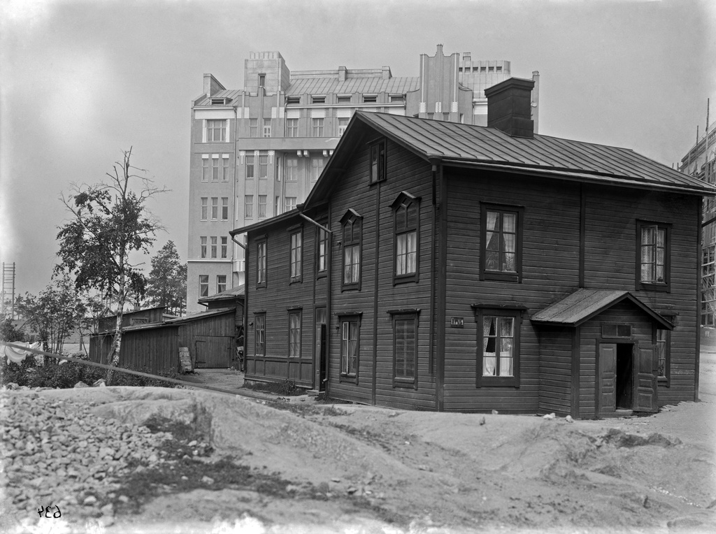 Kaiku 9. Nykyisen Karhupuiston kohdalla