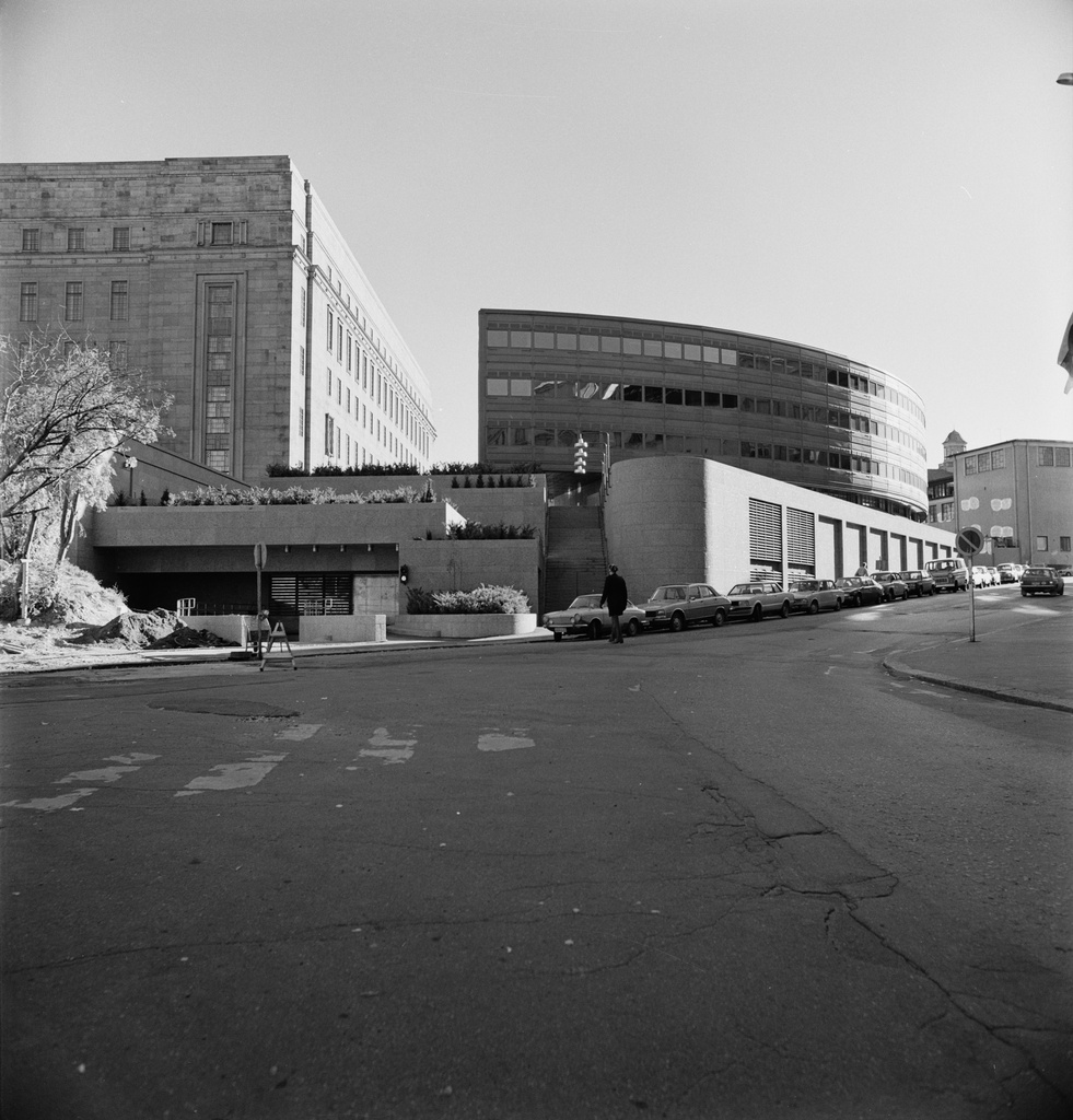 Eduskuntatalon laajennusosa, Aurorankatu 6. 1970.