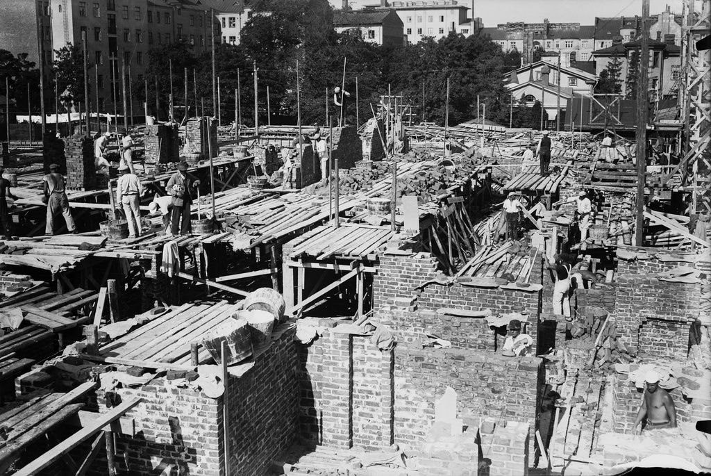 Talonrakennustöitä, rakenteilla Topeliuksenkatu 5- Töölönkatu 40, Punainen Risti