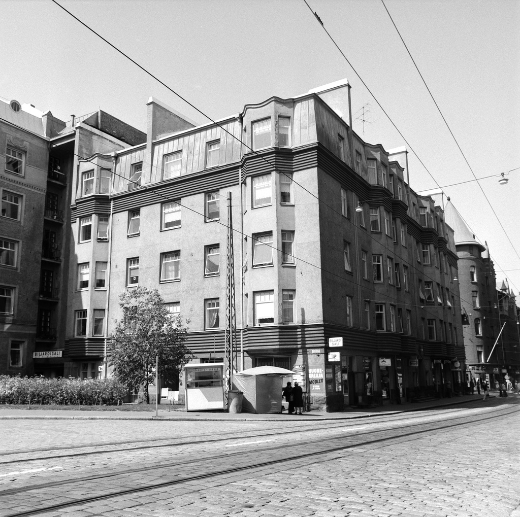 Fredrikinkatu 18. Fredrikintori.