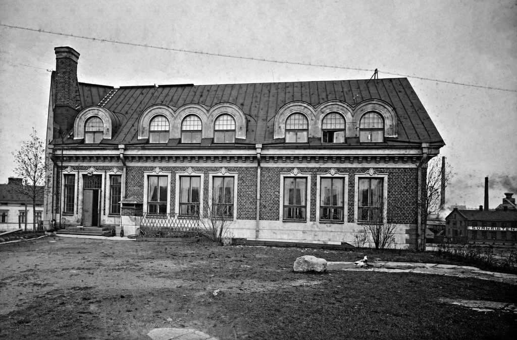 Sturenkatu 12-14. Sedmigradskys småbarnsskola / Sedmigradskyn pikkulasten koulu / Sedmigradskyn pientenlastenkoulu.