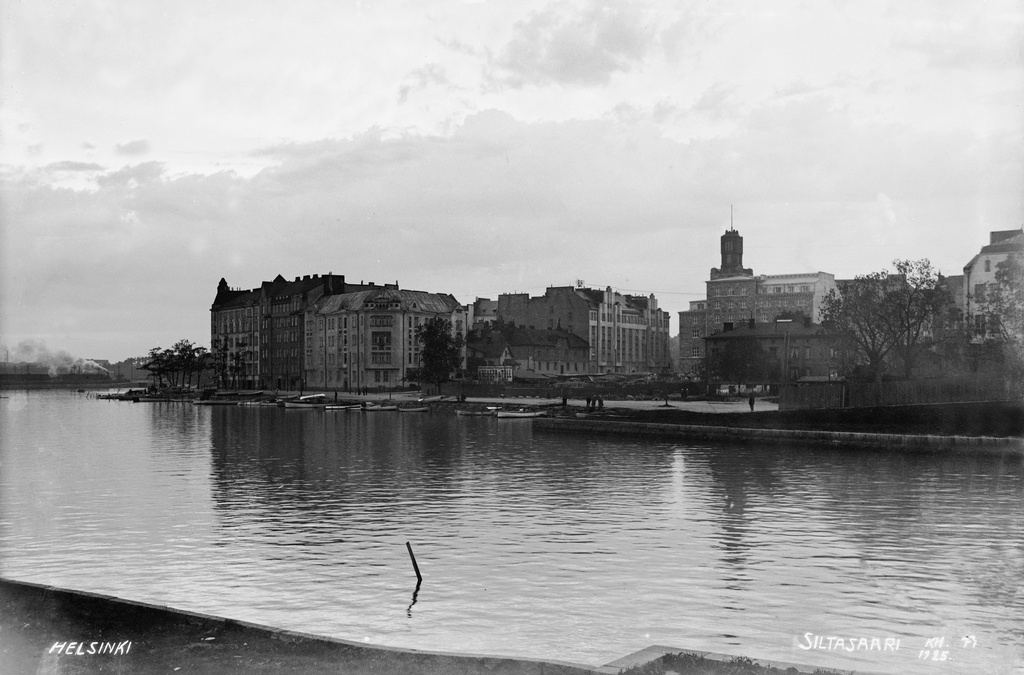 Pitkänsillanranta 13, 15, 17. Saariniemenkatu 2, 4, 6, 8. Kaisaniemenlahti