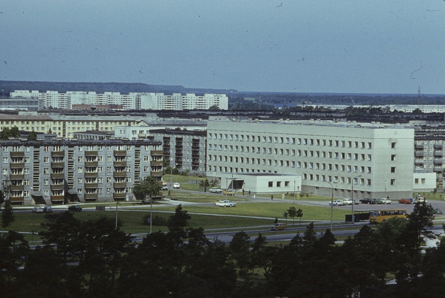 Polikliinik Mustamäel, a distance view of the building. Type project 2C-05-34, tied Peep jänes
