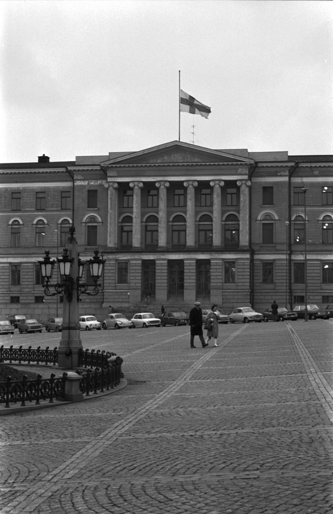 Unioninkatu 34. Näkymä Senaatintorilta Unioninkadun suuntaan