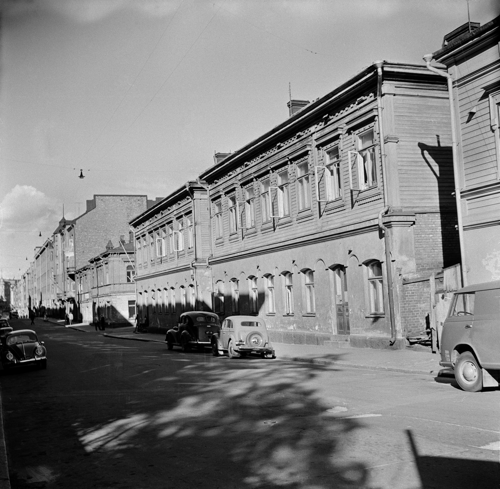 Iso Roobertinkatu 50, 48, 46, 44.