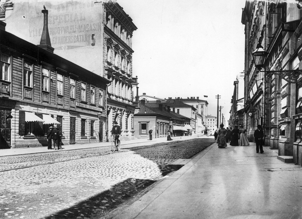 Aleksanterinkatu 11, 9, 7, 5.