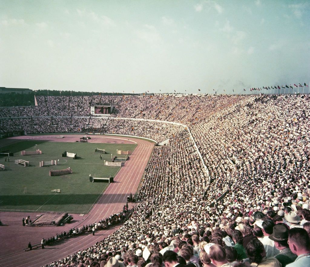 Helsingin olympialaiset 1952. Olympiastadionilla pidetty esteratsastuskilpailu Prix de National, joka järjestettiin kisojen päättäjäispäivänä.