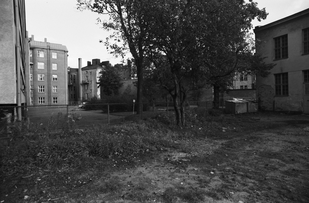 Neitsytpolku 5. Pietarinkatu 6. Neitsytpolku 5:n / Pietarinkatu 6:n rakentamaton tontti