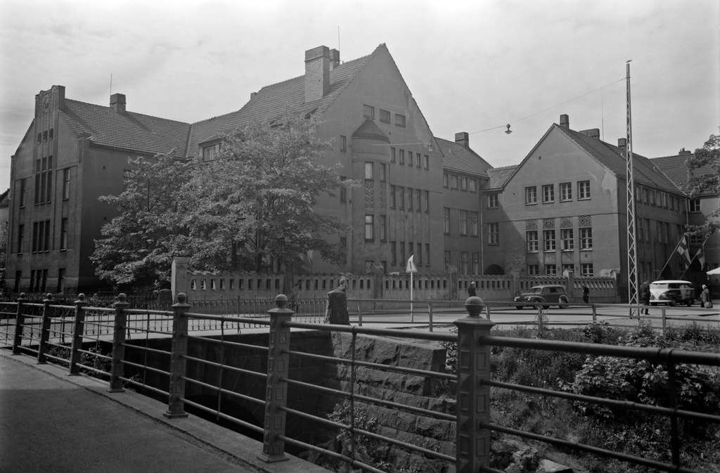 Marian sairaala Lapinlahdenkadun puolelta kuvattuna.