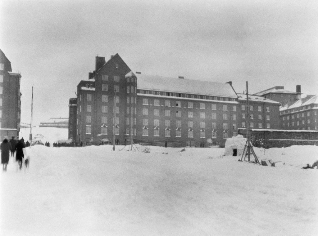 Ns. Virkamiesten talo, Runeberginkatu 29. Piirt. arkkitehtitoimisto Borg-Sirén-Åberg, valm