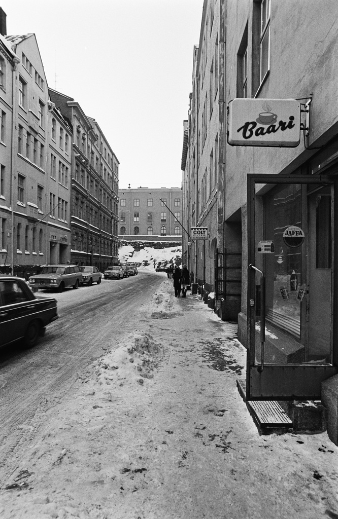 Näkymä lumiselta Kristianinkadulta länteen, Oikokadun suuntaan