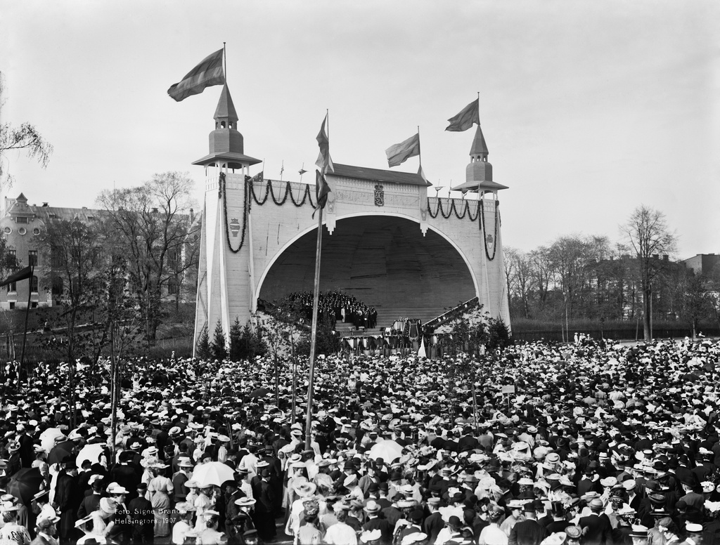 Laulujuhlat Kaisaniemen urheilukentällä 6.-9.6.1907