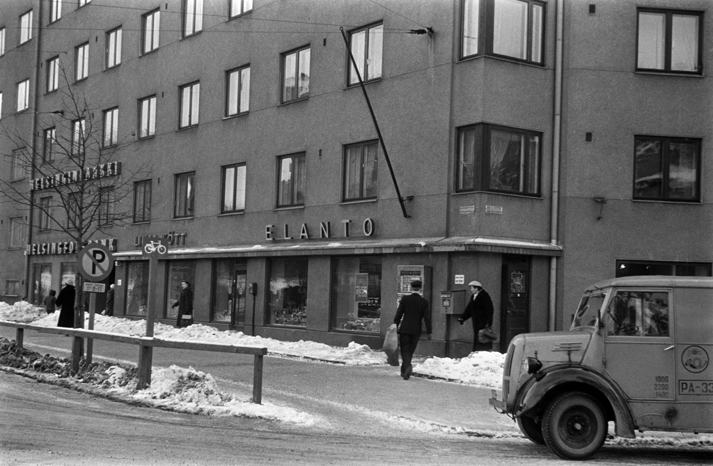 Mannerheimintie 152. - Kuusitie 2. Elannon myymälä, lihamyymälä, Helsingin osakepankki