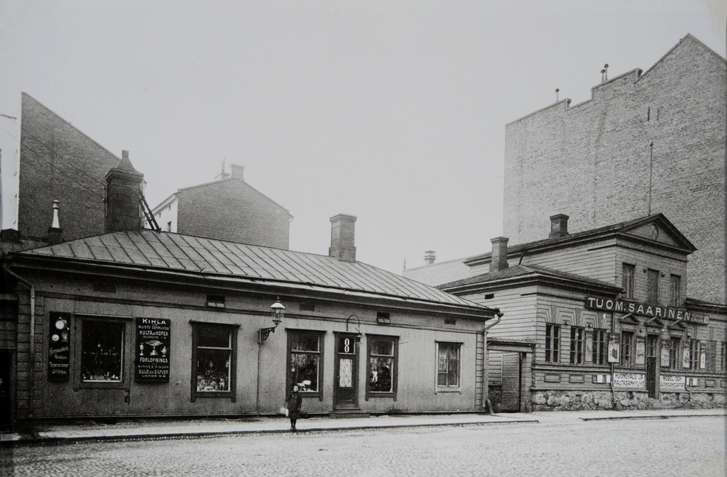 Yrjönkatu 8, 10